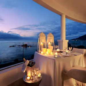 Twelve Apostles & Hotel